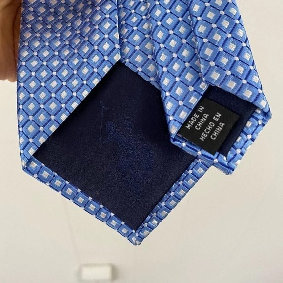 U.S. POLO ASSN. Blue White Geometric Diamond Print 100% Silk Men's Tie - Picture 6 of 14